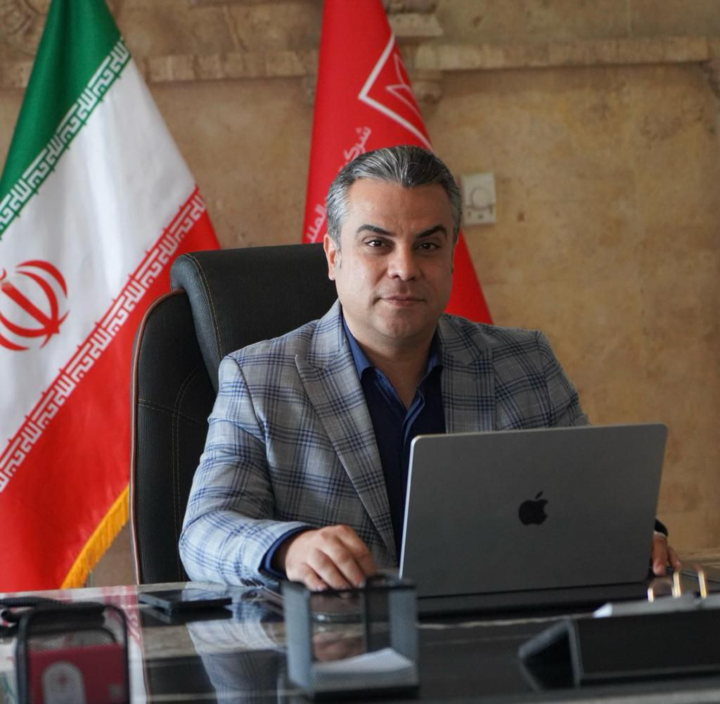 افتتاحیه بزرگ‌ترین رستوران کف شیشه‌ای کشور در کیش